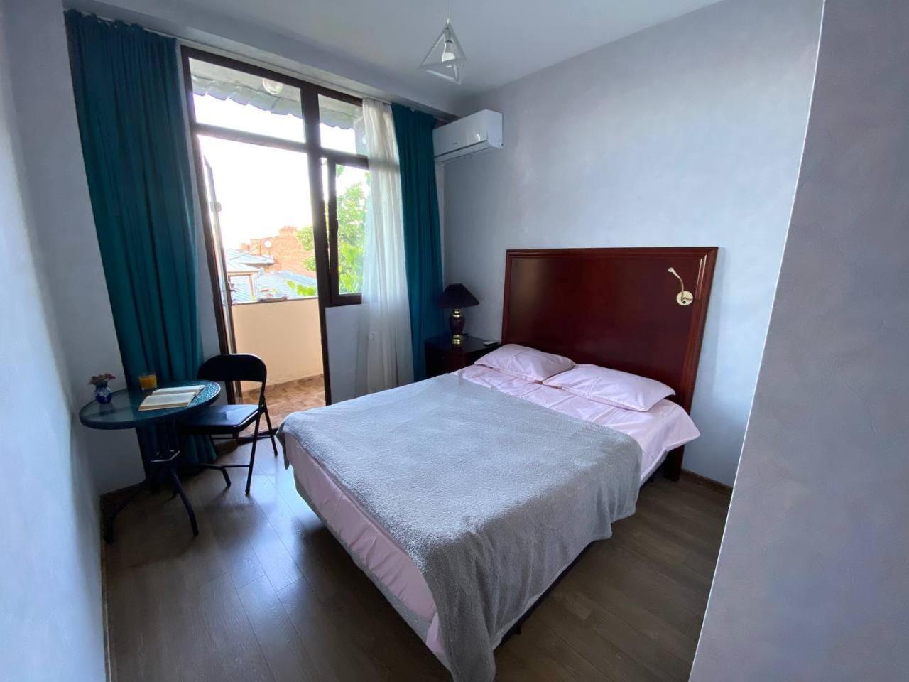 Hotel "Tbilisi Tales" In The Heart Of The Old City Exterior photo